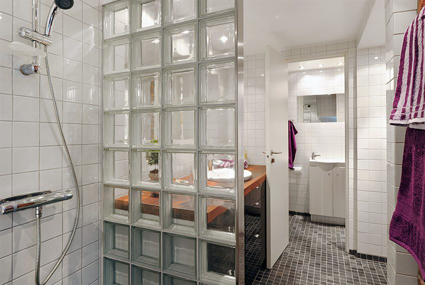стена из стеклоблоков в ванной